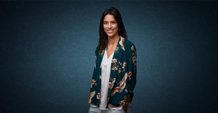 Is Color Choice Matters in Headshot Photography