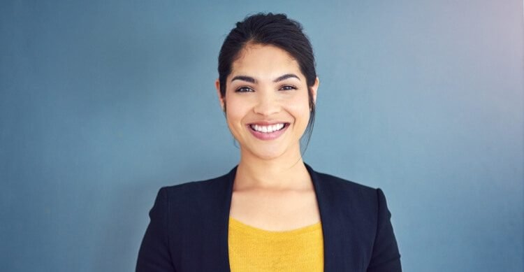 Is It Important for Females to Dress Appropriately for Headshots