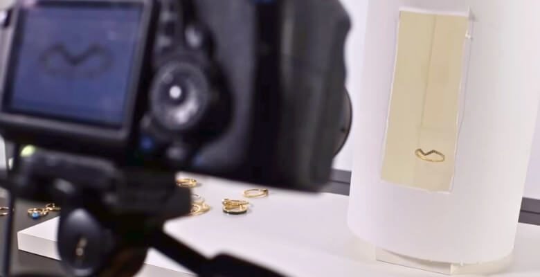 Tips and Tricks for Enhancing Shine and Clarity of Jewelry Photos