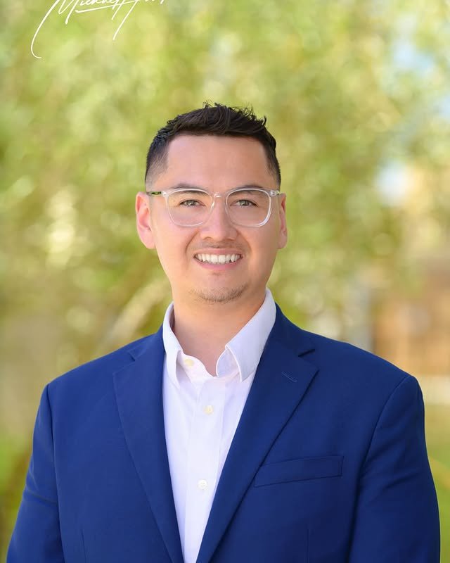 Natural Backdrop Real Estate Headshot