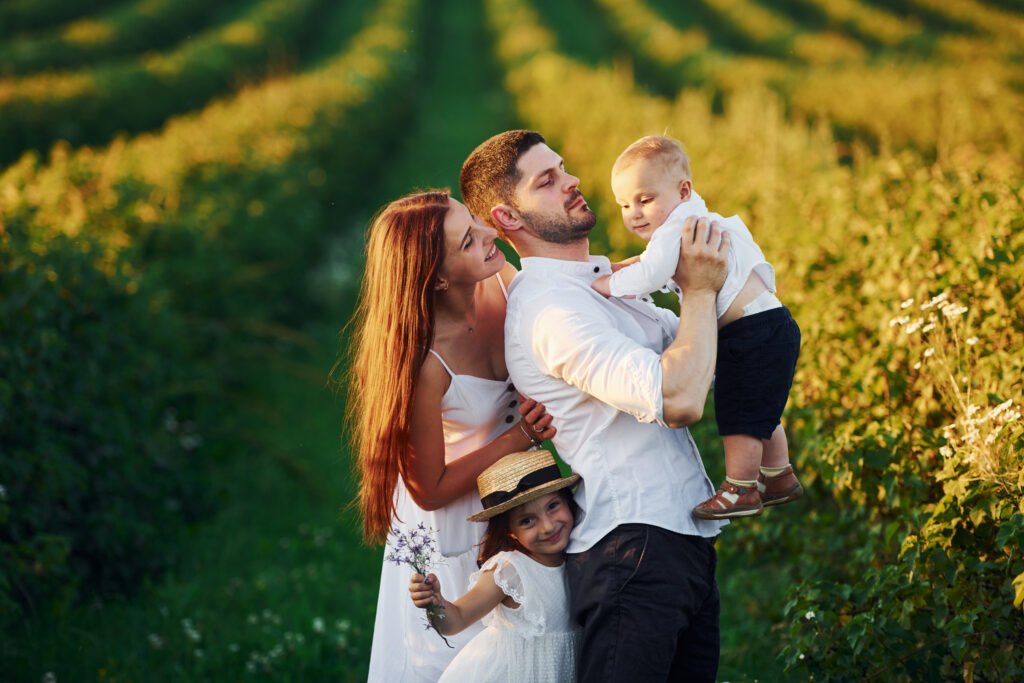 outdoor family photoshoot ideas