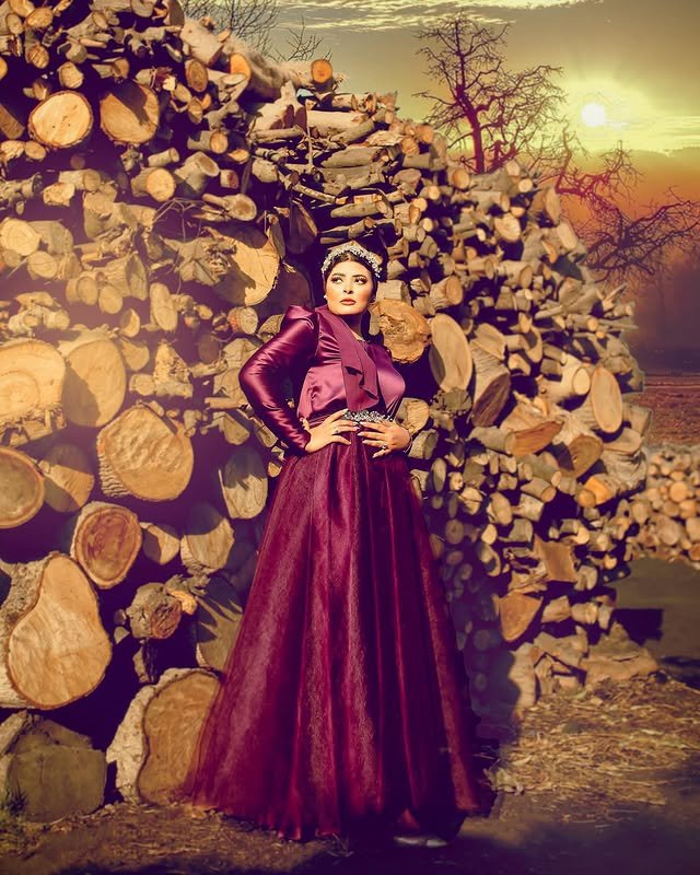 Royal Rustic Glam Photoshoot Idea for Women